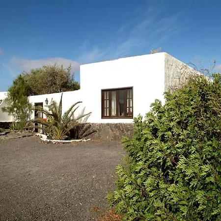 Sleeps 4 Pool Wifi Βίλα Güime