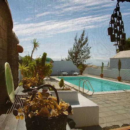 Sleeps 4 Pool Wifi Güime