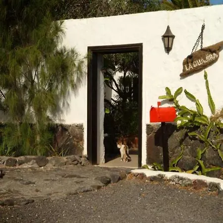 Sleeps 4 Pool Wifi Villa Güime
