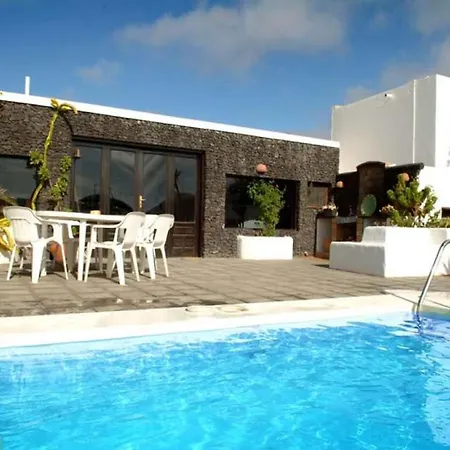 Sleeps 4 Pool Wifi Вилла *